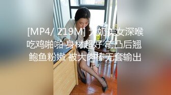 朋友看到了自己的裸体杂志,被自己用大屌征服了 下集