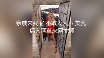 二人拍摄激情写真,摄影师忍不住加入其中