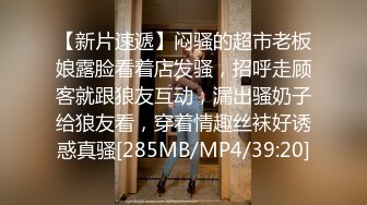 知名骚货吴梦梦KTV内淫乱，全程露脸边唱歌边骚，漏着奶子坐在小哥腿上喂他吃，主动上位抽插给小哥舔鸡巴