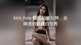 小少妇的3P，全程露脸被两个大哥玩弄，草着小屁股嘴里塞着大鸡巴，床上床下性爱椅抗腿爆草激情抽插精彩刺激