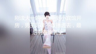 巨乳长髪美女镜头前很自然的展现 奶晃动的很大