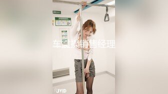 跟随偷窥漂亮cos小姐姐 好可爱的美眉 小内内卡着小屁屁 看着好诱惑