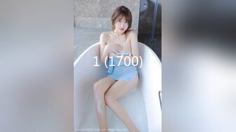 [MP4/ 1.31G]&nbsp;&nbsp;再战淫骚良家G奶巨乳妹，经典3P激情大战，悠闲看手机妹子主动骑坐，好友加入前后夹击爆插